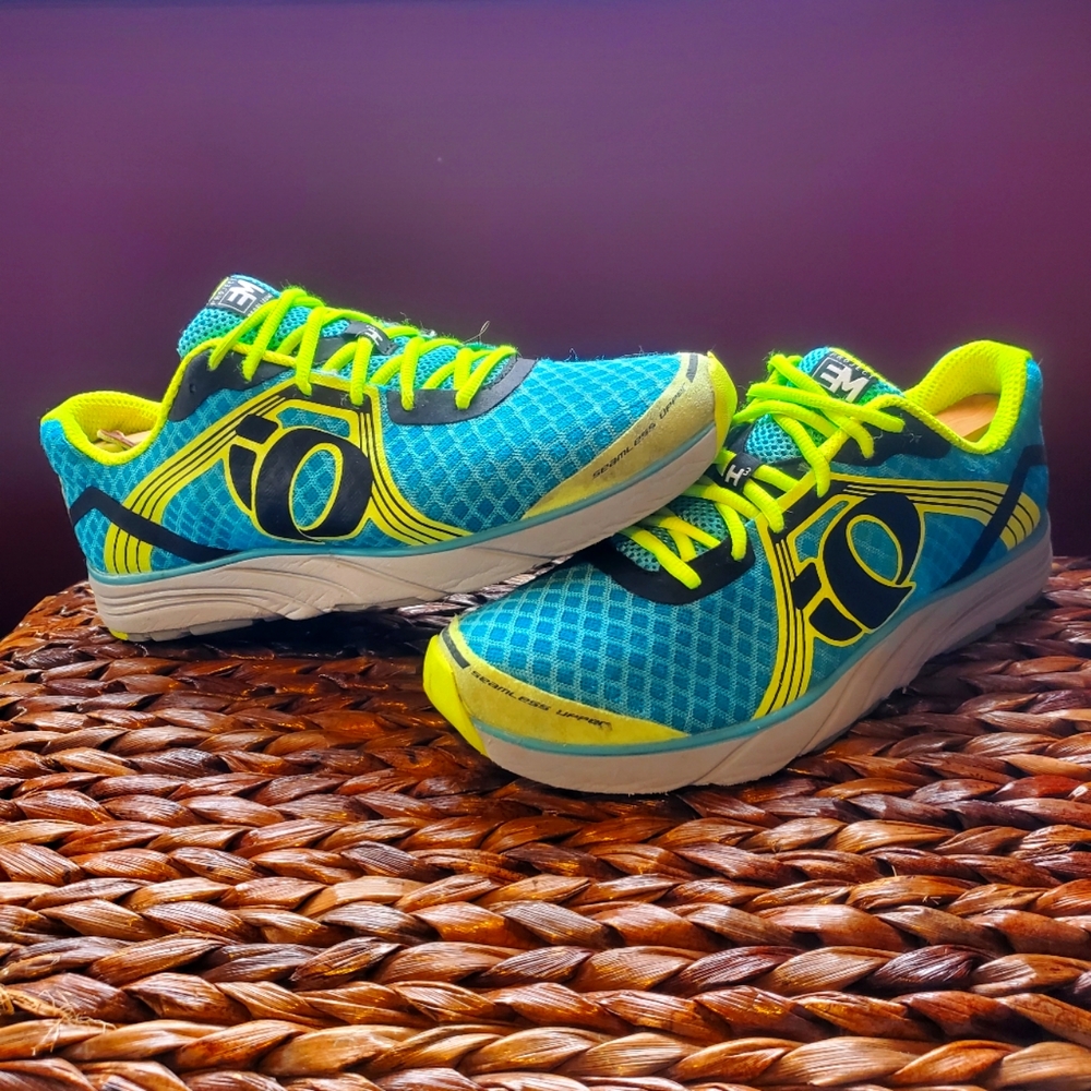 Pearl Izumi EM Road H3 Running Sneakers Women's Size 10.5 Bright Athletic Shoes